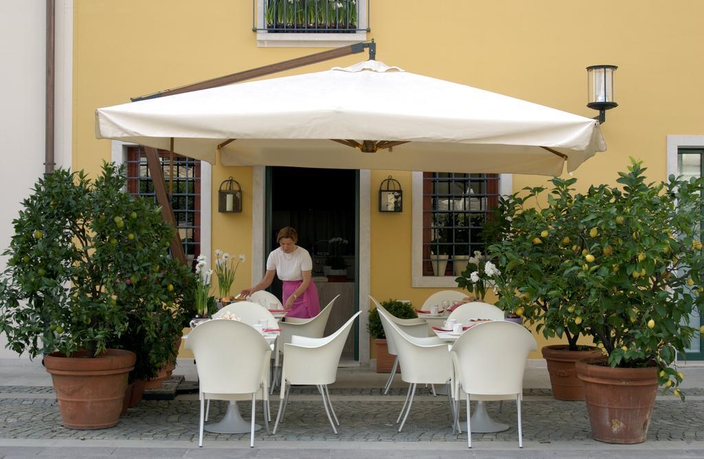 Charming Hotel Dei Chiostri Follina Exteriör bild